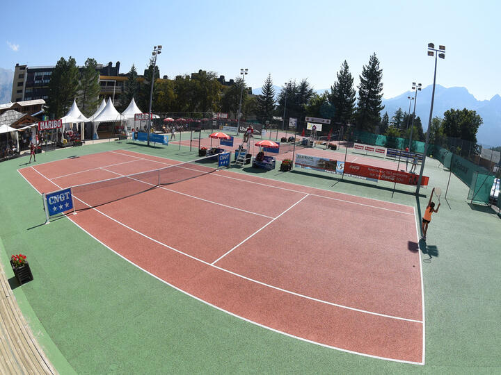 Pra Loup tennis courts